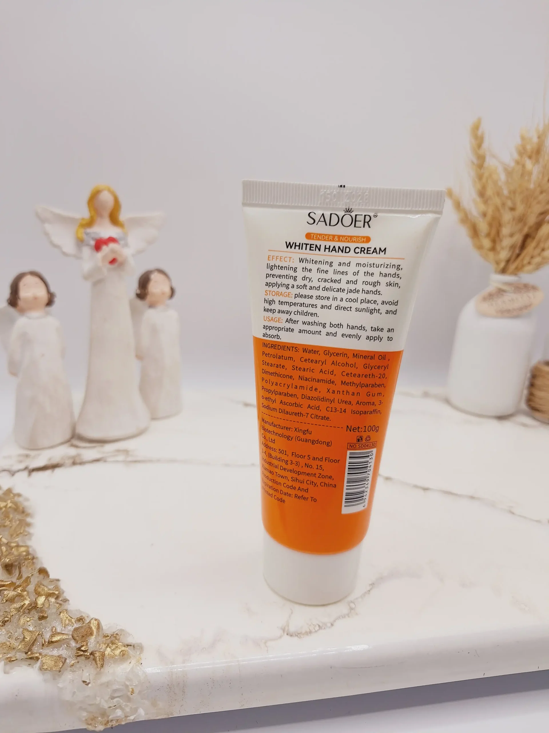 20250731061854207-thumbnail کرم سفید کننده و نرم کننده پوست دست برند سادور کد 04130 - تصویر 1