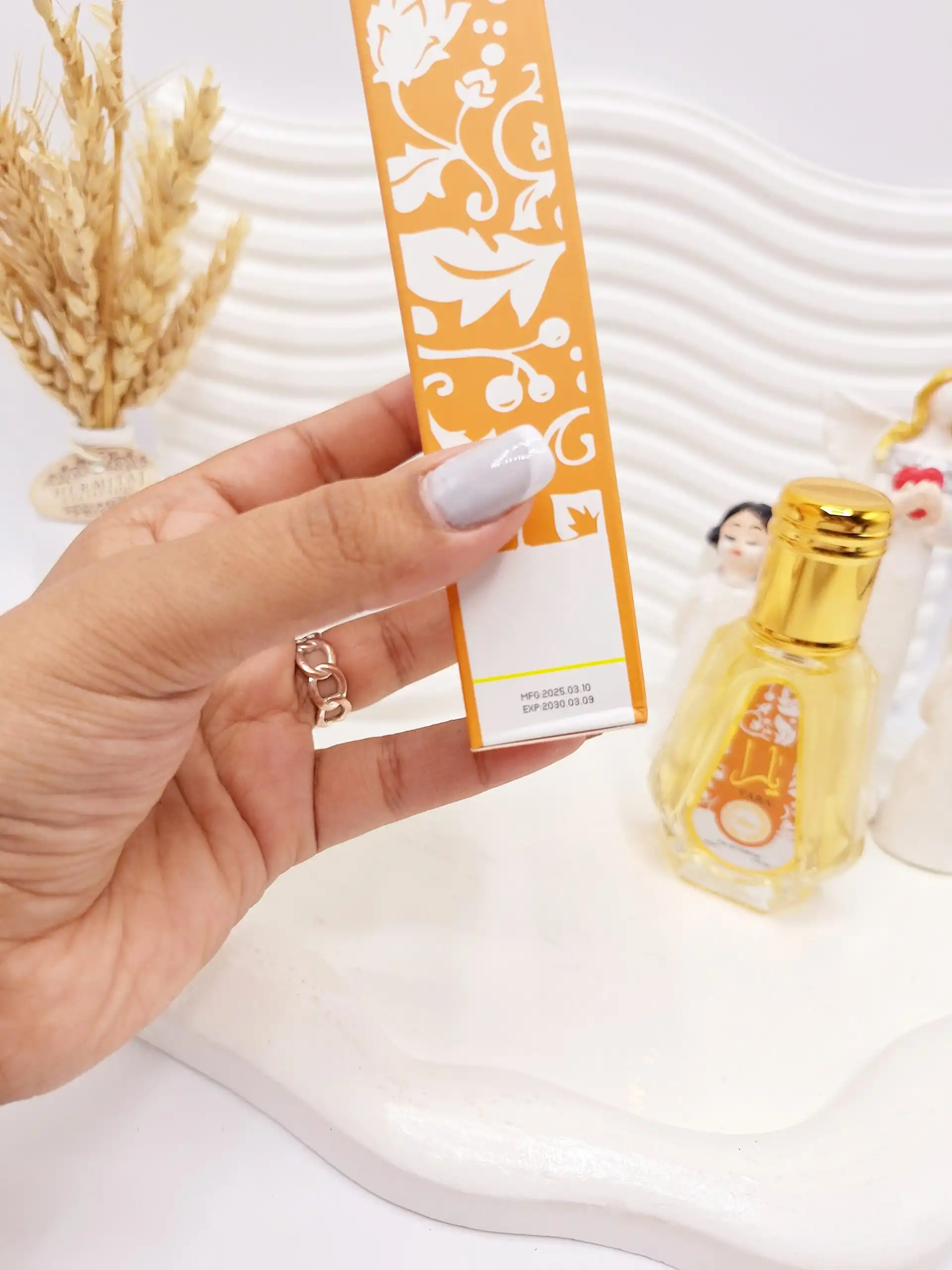 20250829203648735-thumbnail ادکلن شرکتی یارا کارتن نارنجی حجم 50 میل - تصویر 1