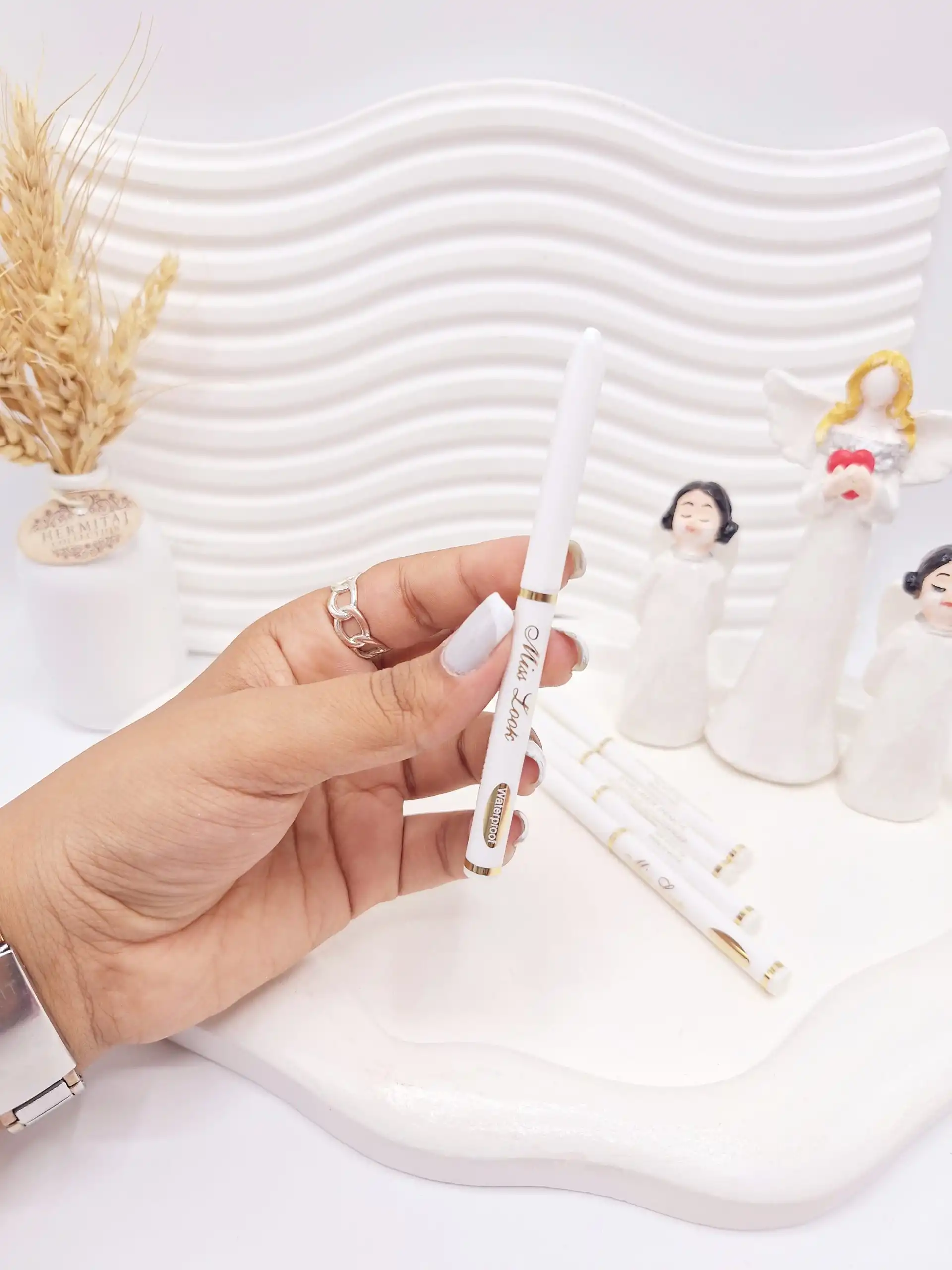 20250829203536237-thumbnail مداد چشم سفید پیچی برند Miss Look - تصویر 1