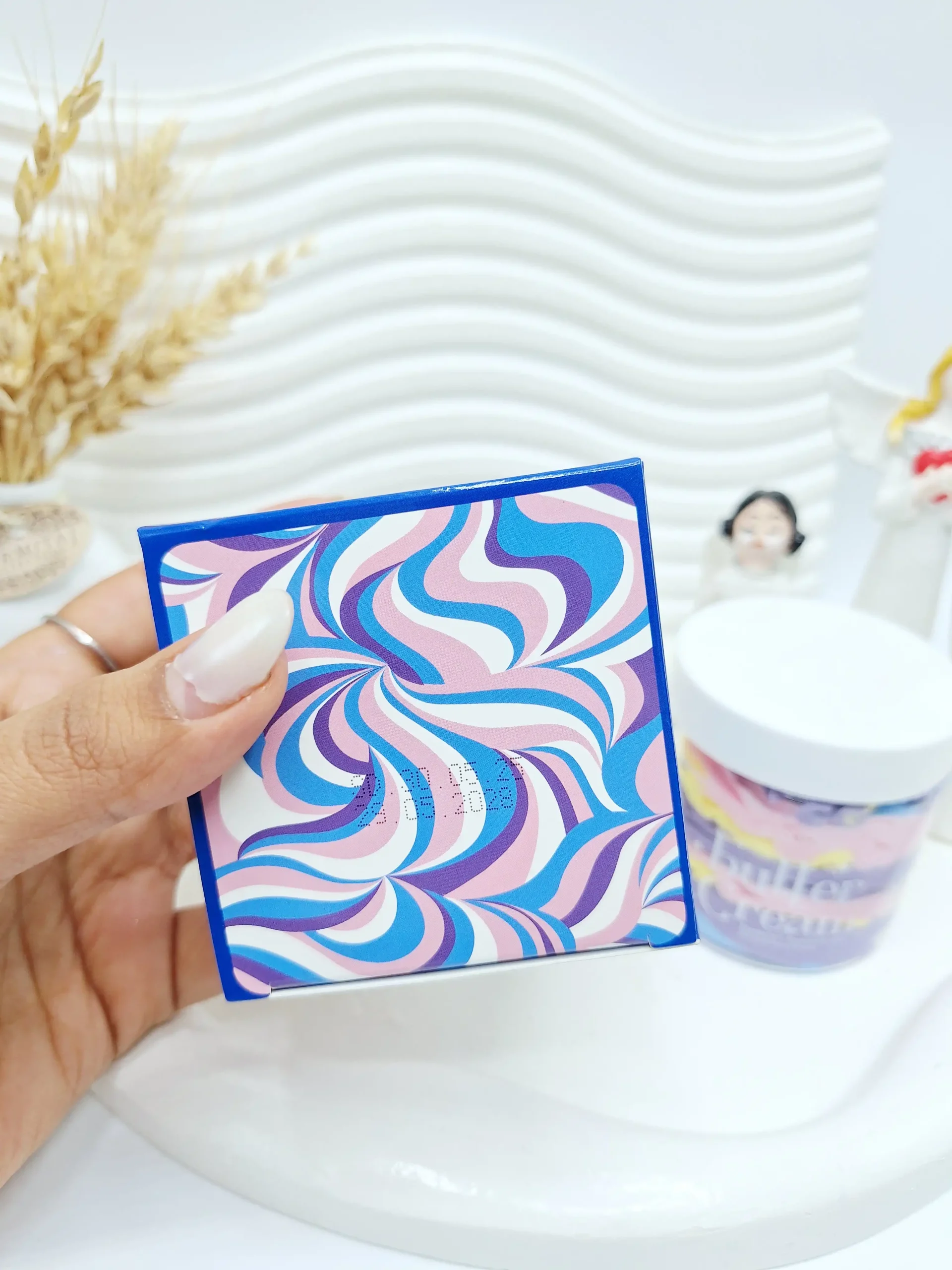 20251210011510313-thumbnail کره بدن کاسه ای رنگین کمانی بلوبری و هیالورونیک اسید سادور - تصویر 1