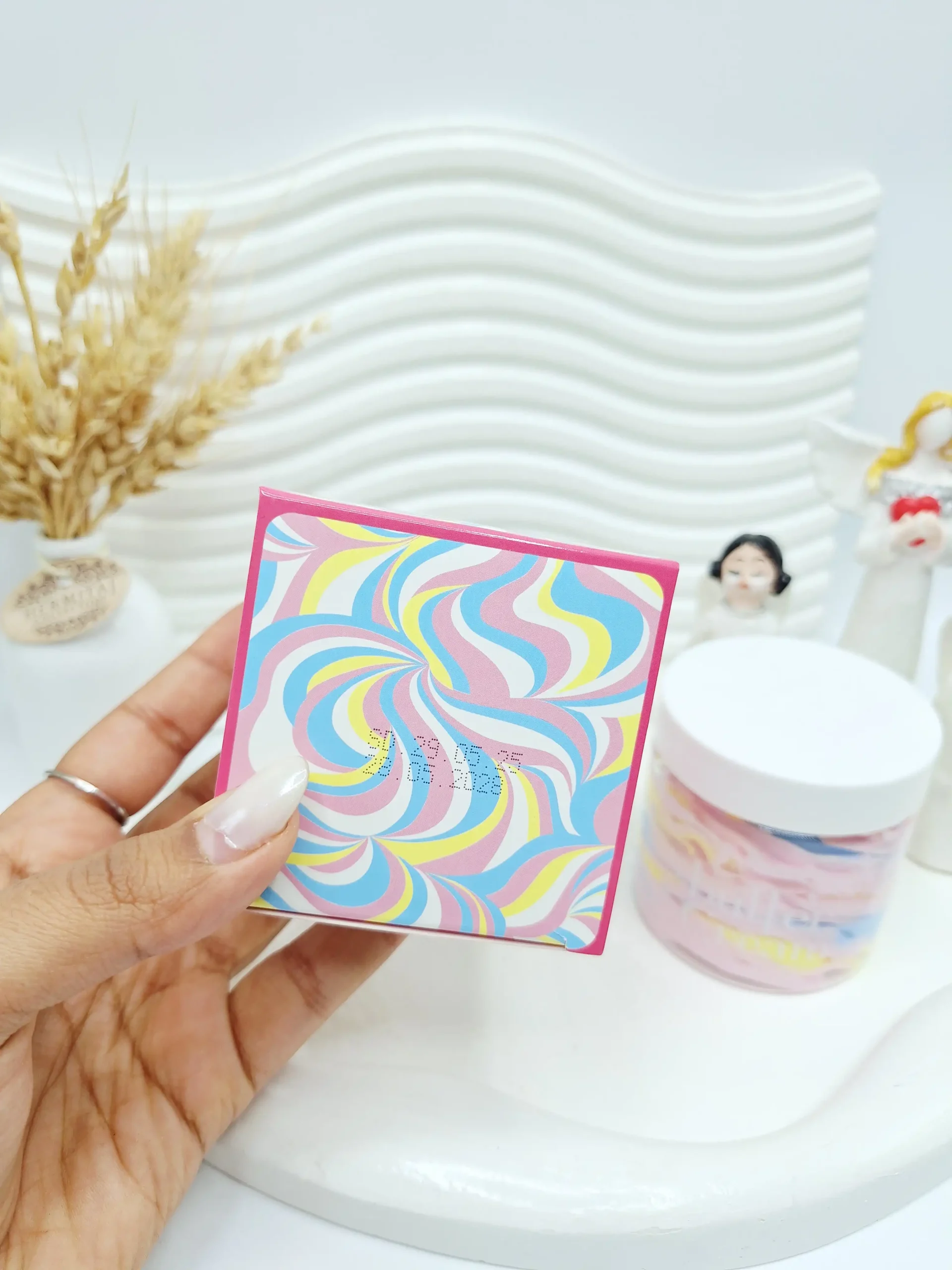 20251210011327606-thumbnail کره بدن کاسه ای رنگین کمانی شکوفه سادور - تصویر 1