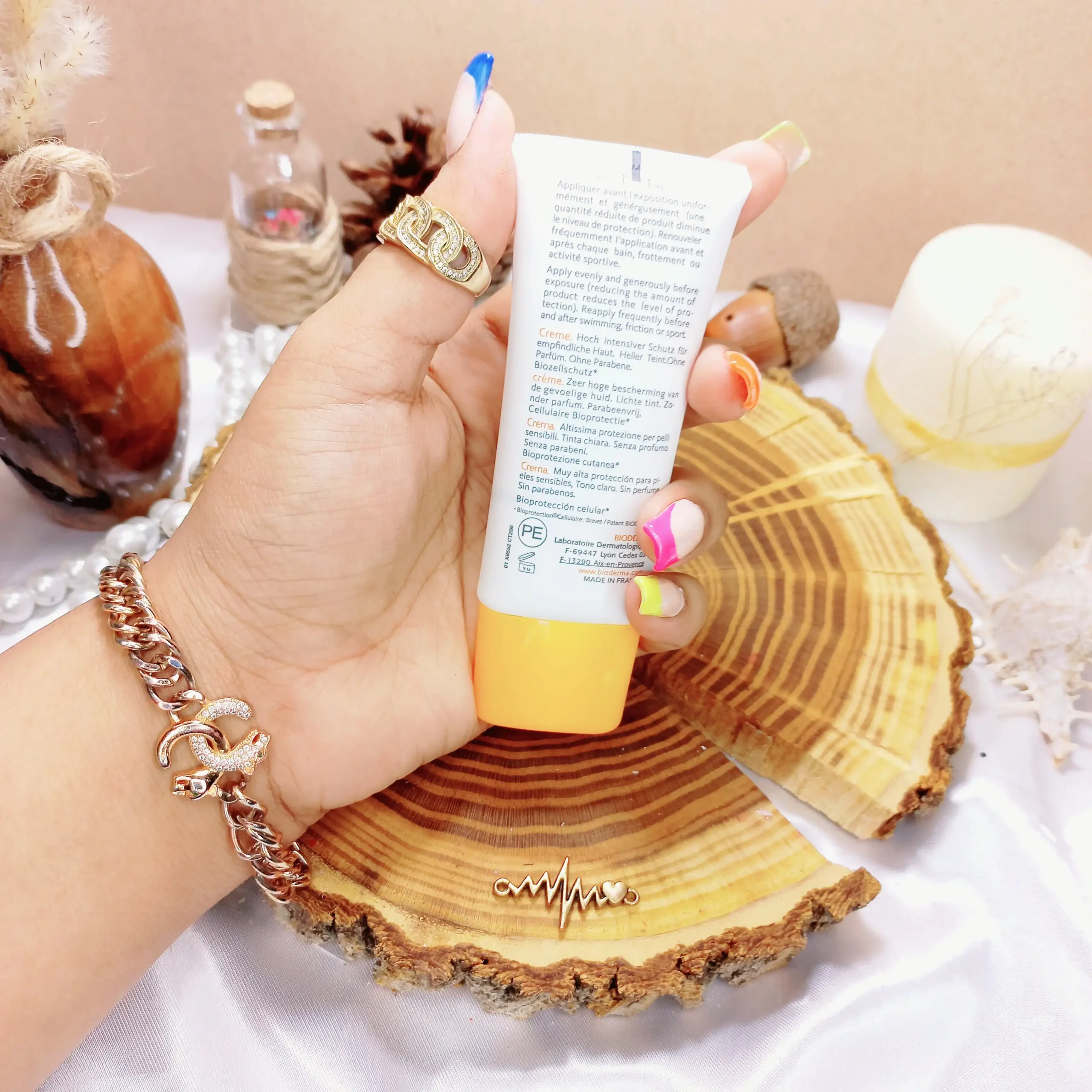 20250731031413294-thumbnail کرم ضد آفتاب رنگی SPF50 بیودرما BIODERMA - تصویر 1