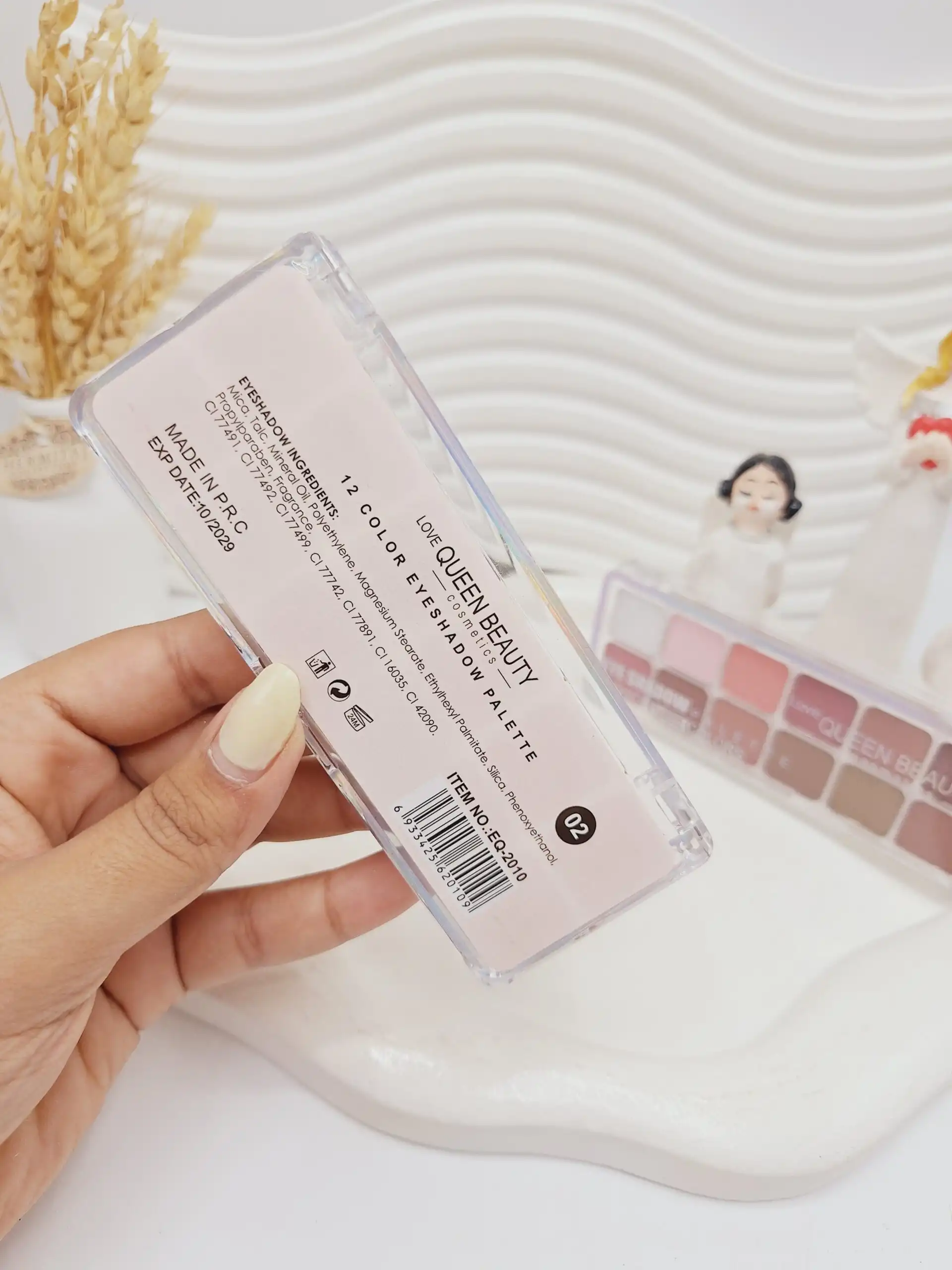 20251115163845886 پالت سایه 12 رنگ برند QUEEN BEAUTY کد 2010 - تصویر 1