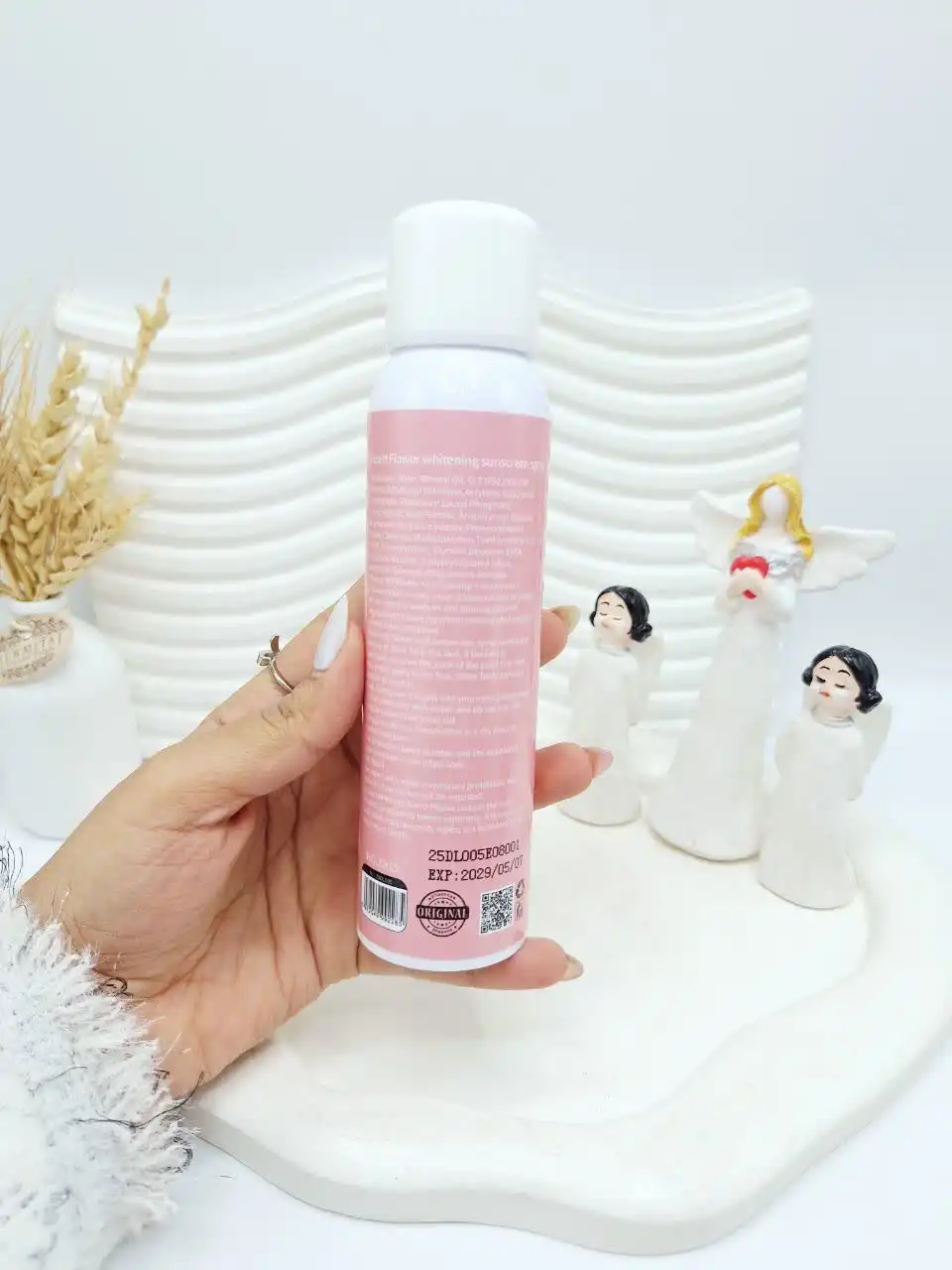 20260126153636614-thumbnail اسپری ضدآفتاب spf 90 بیرنگ و سبک یارا (بدنه صورتی) - تصویر 1