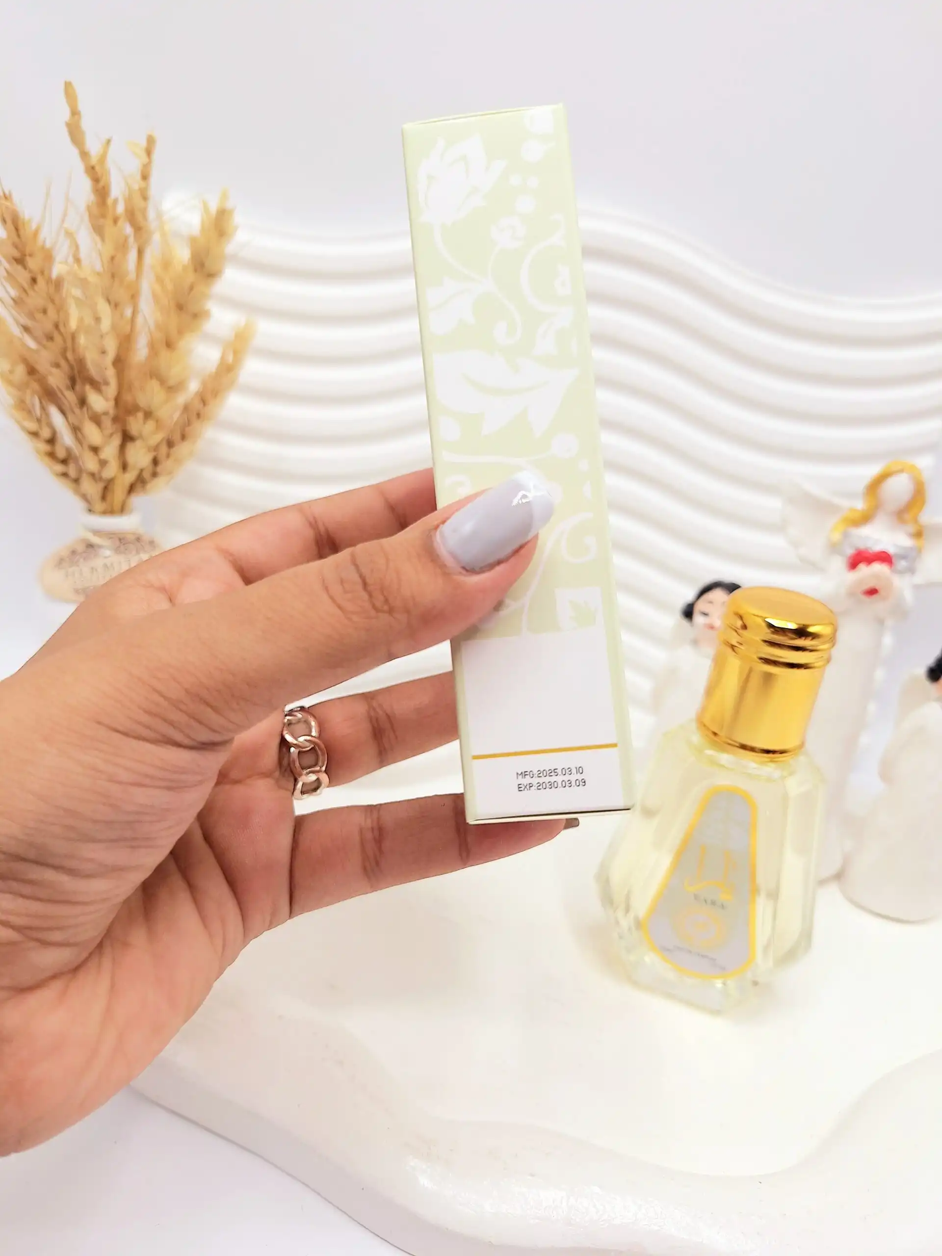 20250829203648917-thumbnail ادکلن شرکتی یارا کارتن سفید حجم 50 میل - تصویر 1