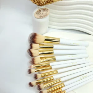 ست براش 12 عددی بی اچ کازمتیکس به همراه استند مکعبی