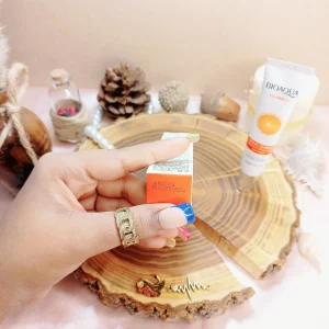 کرم دور چشم ویتامین سی بیواکوا حجم 20 گرمکرم دور چشم ویتامین سی بیواکوا حجم 20 گرم